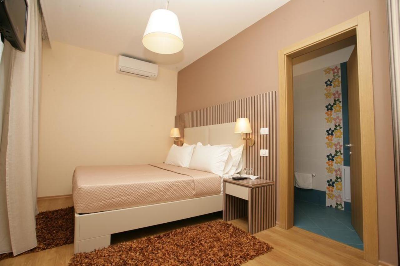 Hotel Vila 60 Tirana Kültér fotó