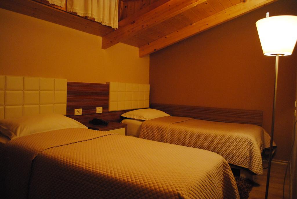 Hotel Vila 60 Tirana Kültér fotó