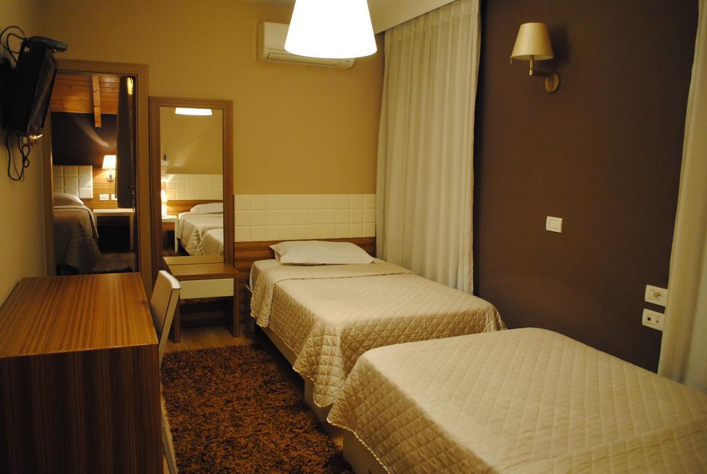 Hotel Vila 60 Tirana Kültér fotó