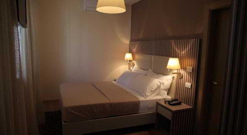 Hotel Vila 60 Tirana Kültér fotó